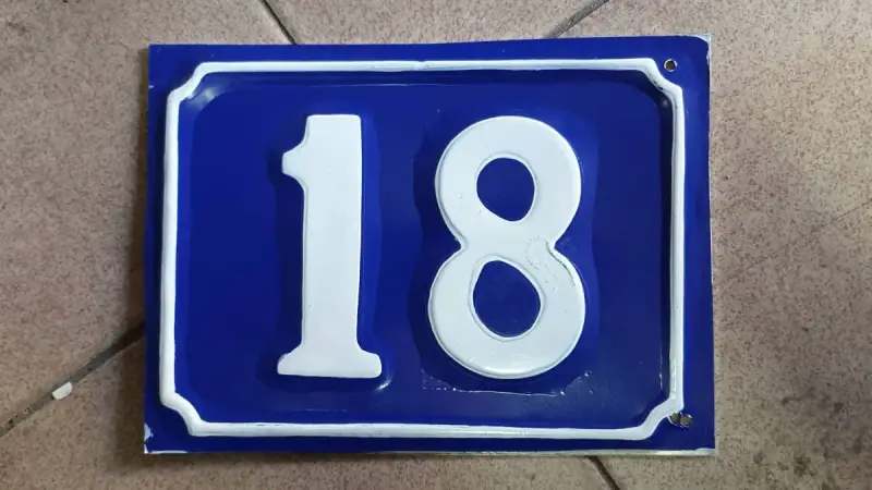 Số 18 có ý nghĩa gì theo quan niệm dân gian?