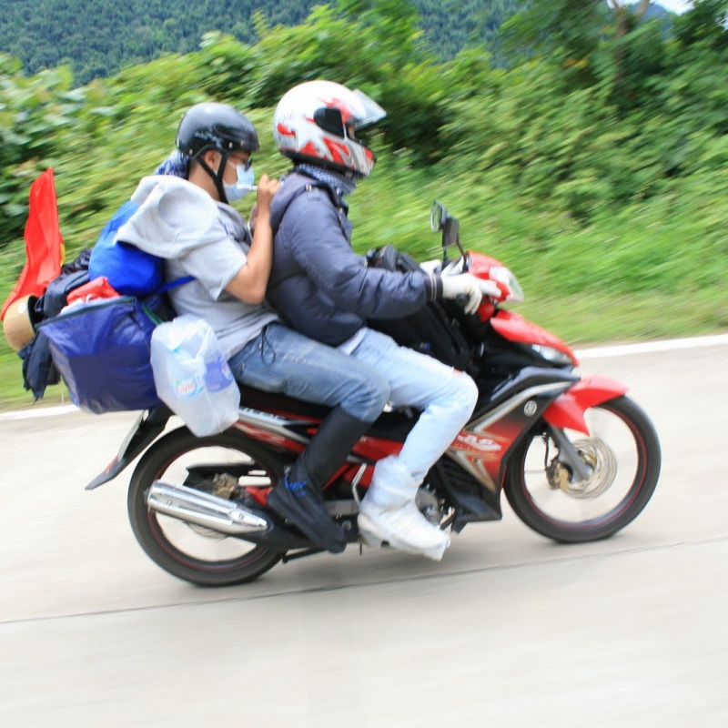 Mơ thấy xe máy đánh đề con gì? Mơ mình lái xe máy thì sao?